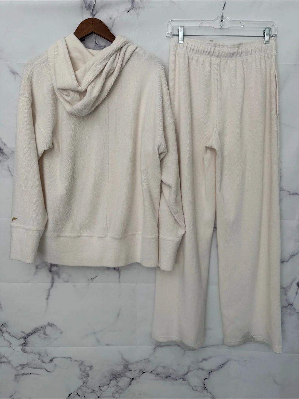 FABLETICS Ribbed Fuzzy Tracksuit Hoodie Jogger Set Ivory Size Small - Picture 7 of 13